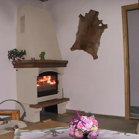 2 Bedroom Cozy Home In Gleima
